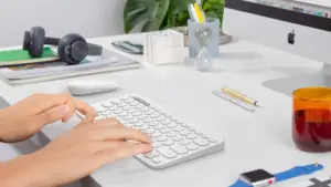 Logitech K380 Multi-Device Bluetooth Keyboard (Graphite) English ID177